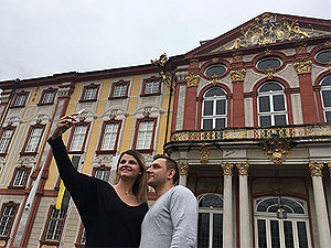 Selfie vor dem Bruchsaler Schloss. Foto: SSG Jung