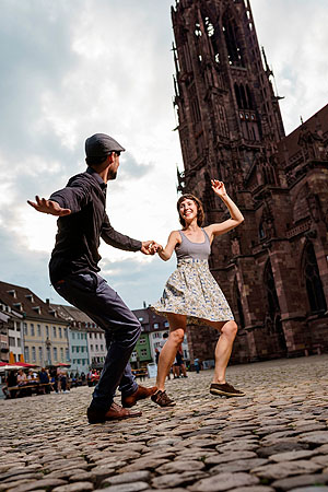 „Dance Week“ vor dem Freiburger Münster. Foto: Valentin Behringer/Gutmann Media