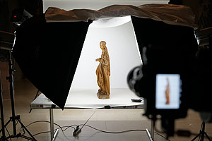 Objekte werden im Vorfeld der Online-Sammlung fotografiert, Quelle: Museum