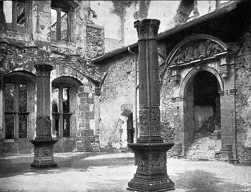 Ottheinrichsbau um 1890. Foto aus Karl Pfaff: Heidelberg und Umgebung. Wikimedia Commons /PD