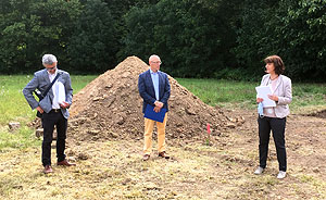 Prof. Hartmut Troll, der Geschäftsführer der SSG Michael Hörmann und Staatssekretärin Gisela Splett bei der Vorstellung der Maßnahmen