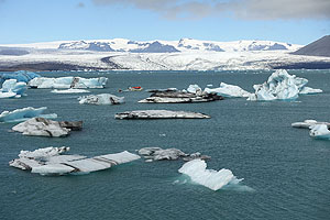Auch die Gletscher Islands - im Bild die Gletscherlagune Joekulsarlon an der Südküste - haben in den vergangenen 20 Jahren viel Masse verloren. Bild: ETH Zürich
