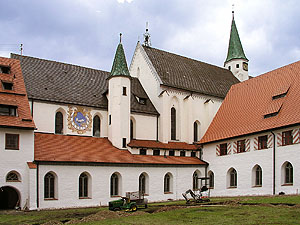Kloster Heiligkreuztal, Klosterkirche und Konventsgebäude von außen. Foto: kulturer.be.
