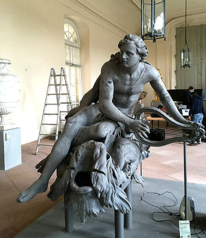 Schwetzingen: Originalfigur des Arion im Zirkelsaal