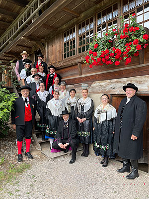 Die museumseigene Vogtsbauernhof-Tanzgruppe tritt am 19. September im Rahmen des Trachtentags im Freilichtmuseum Vogtsbauernhof auf. Foto: Schwarzwälder Freilichtmuseum Vogtsbauernhof, Tamara Schwenk