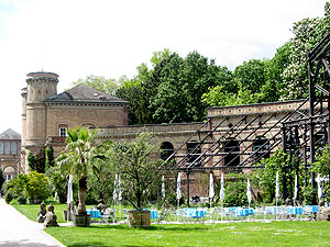 Botanischer Garten: Torbau mit Gartencafé. Foto: kulturer.be