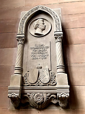 Großherzogliche Grabkapelle Karlsruhe, Epitaph der Großherzogin Hilda, geb. v. Nassau (1864 - 1902. Foto: Anja Stangl, SSG