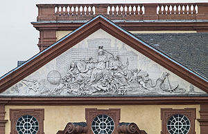 Schloss Mannheim, Giebelfeld der ehemaligen Hofbibliothek. Foto: Andrea Rachele, SSG