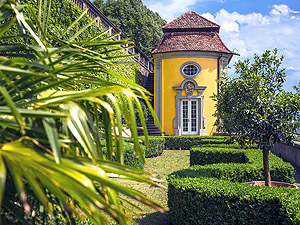 Neues Schloss Meersburg, Fürstbischöfliches Teehäuschen auf der Terrasse unterhalb ds Schlosses. Foto: Helmut Scham, SSG