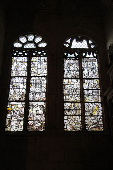 St. Bris-le-Vineux, Kirchenfenster