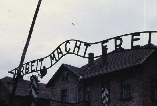 Auschwitz, Lagertor. Arbeit macht frei
