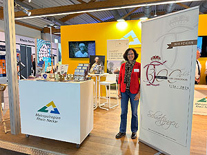 Stand von Schloss und Stadt Schwetzingen auf dem Mannheimer Maimarkt, Aufnahme von 2024. Foto: Stadt Schwetzingen.