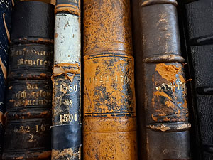 Kirchenbücher im Stadtarchiv Frankenthal. 